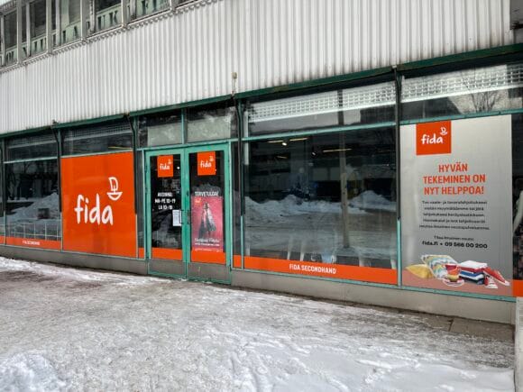 Fida Heikintori pääovet ja näyteikkunat