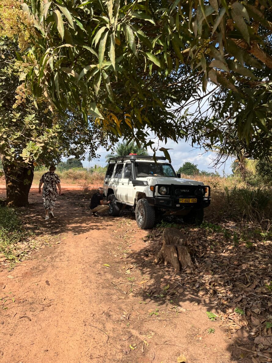 Safariauto Tansaniassa